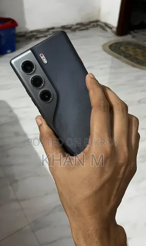 টেকনো ক্যামন ৪০ প্রো ৪জি ২৫৬ জিবি ব্ল্যাক