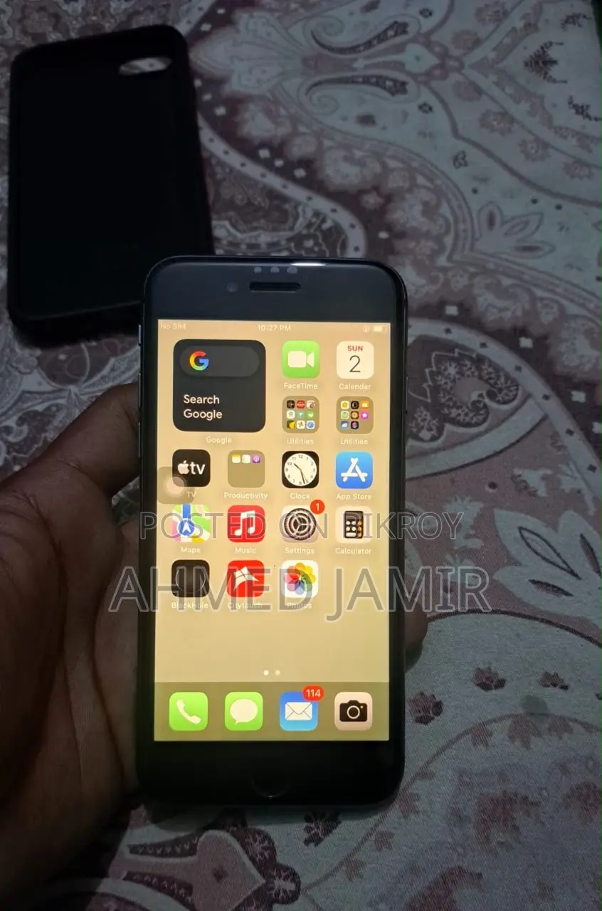 অ্যাপল আইফোন ৮ ৬৪ জিবি ব্ল্যাক