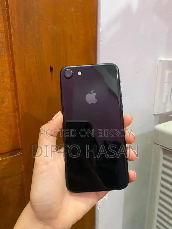 অ্যাপল আইফোন ৭ ৩২ জিবি ব্ল্যাক