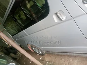 টয়োটা হায়েস ২০১৫ সিলভার