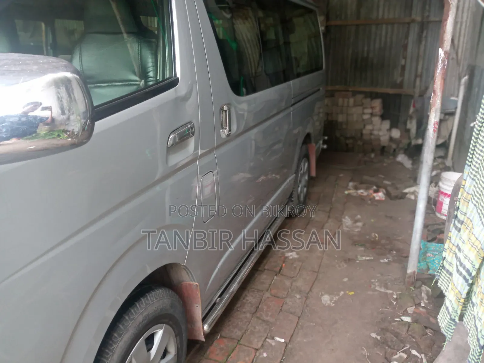টয়োটা হায়েস ২০১৫ সিলভার