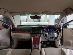 টয়োটা অ্যালিওন ২০১৩ সিলভার
