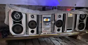 সোনি এমএইচসি আরভি-৮