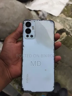 ইনফিনিক্স হট ১২ ১২৮ জিবি সাদা