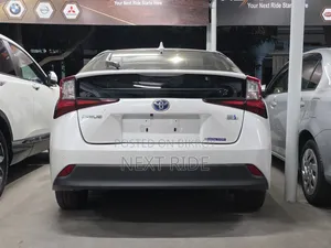 Toyota Prius 2020 Pearl