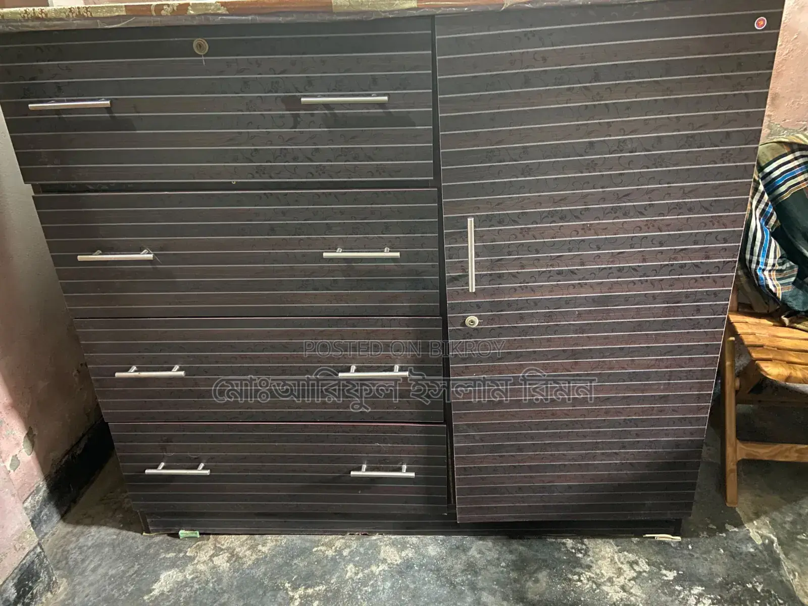  বিক্রয় হবে — সুন্দর বড় সাইজের ওয়ারড্রোব