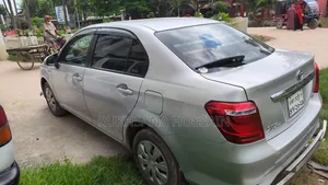 টয়োটা এক্সিও ২০১৫ সিলভার