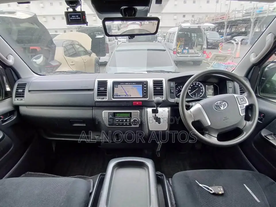 Toyota HiAce 2021 White