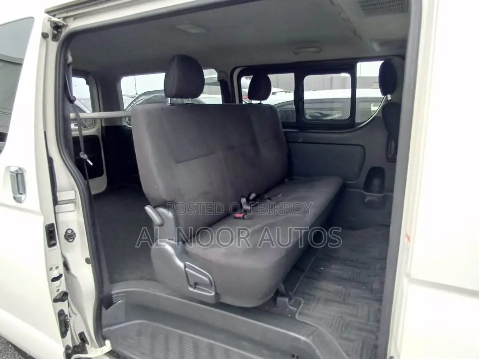 Toyota HiAce 2021 White