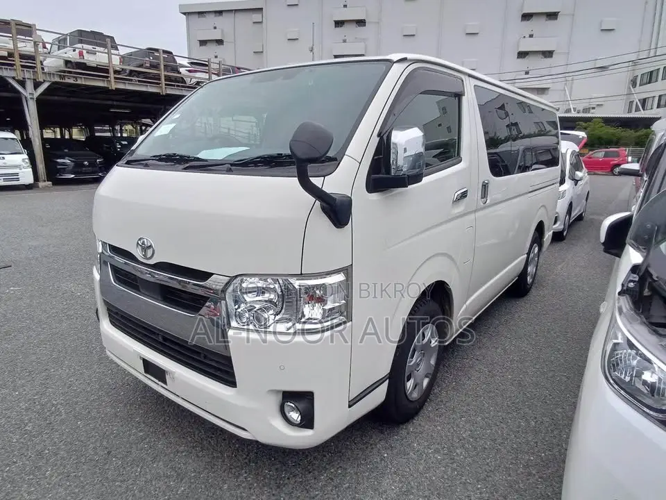 Toyota HiAce 2021 White