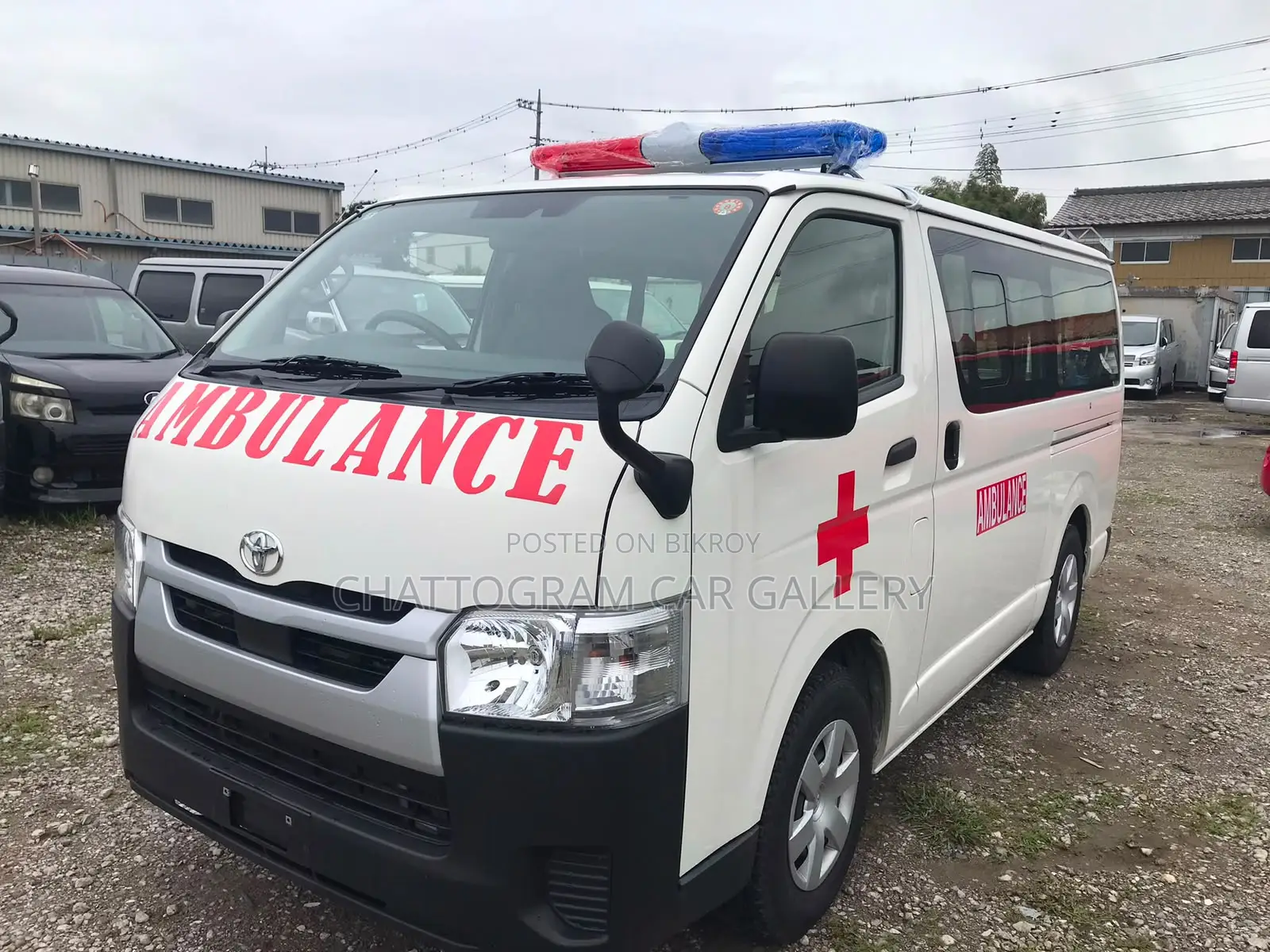Toyota HiAce 2021 White