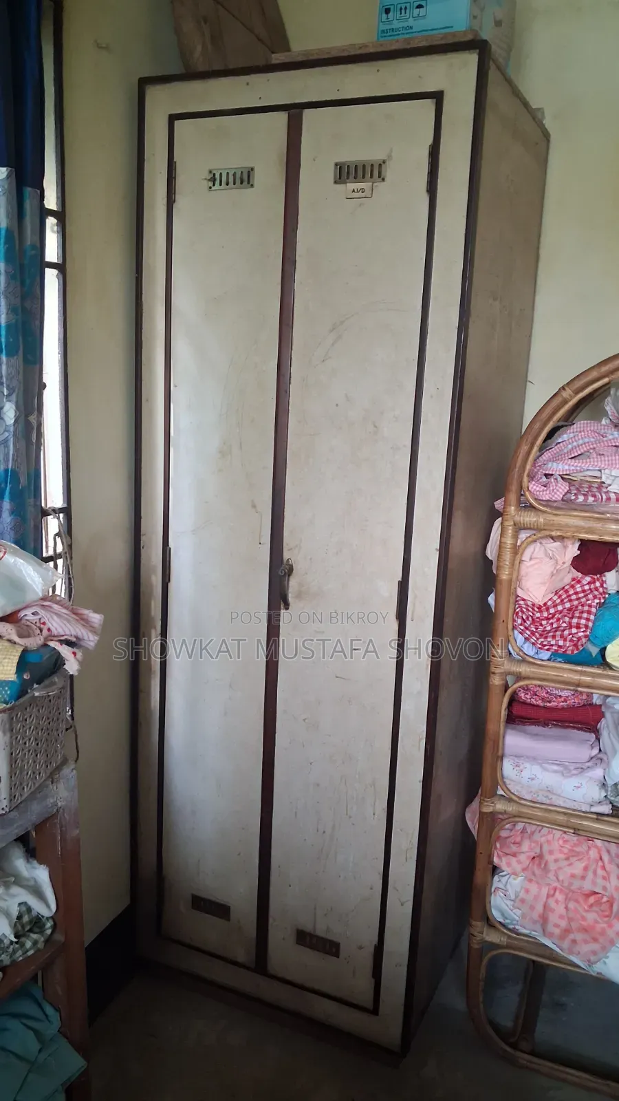 Almirah for Sale