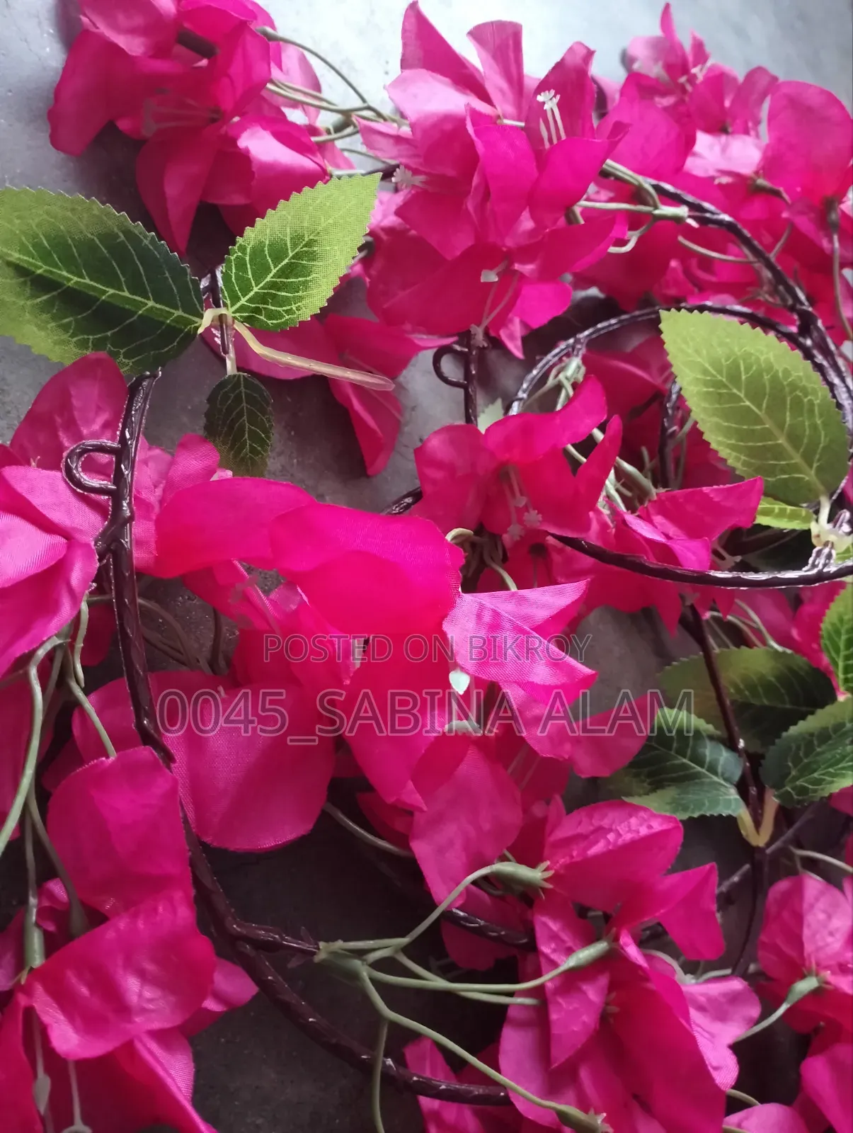 আর্টিফিশিয়াল লিফ অ্যান্ড ফ্লাওয়ার