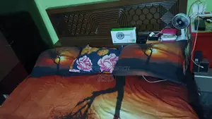 ৫*৭" মালয়েশিয়ান উড খাট