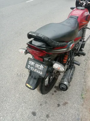 বাজাজ প্লাটিনা ১০০ ২০১৮ রেড
