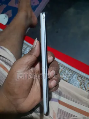 স্যামসাং গ্যালাক্সি এস২০ ৫জি ইউডব্লিউ ১২৮ জিবি হোয়াইট