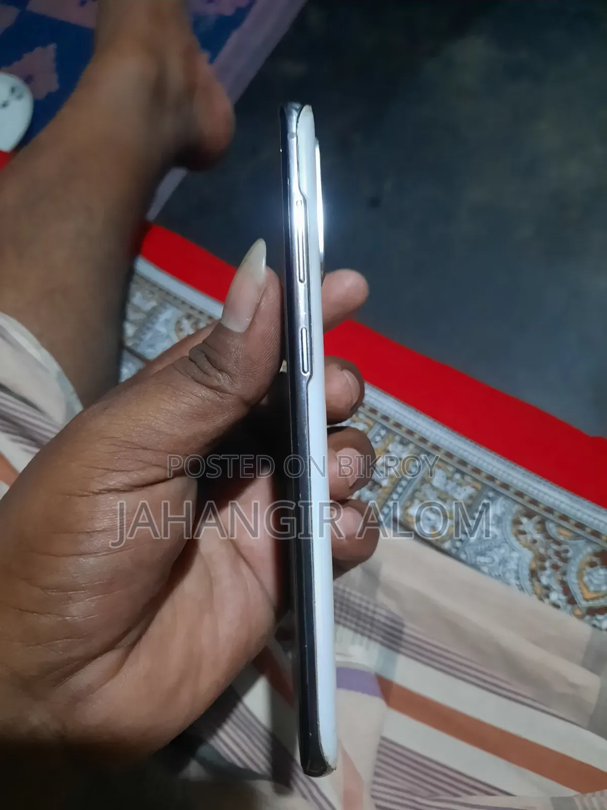 স্যামসাং গ্যালাক্সি এস২০ ৫জি ইউডব্লিউ ১২৮ জিবি হোয়াইট