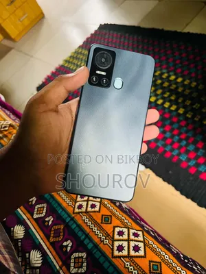 Itel 32 GB Blue