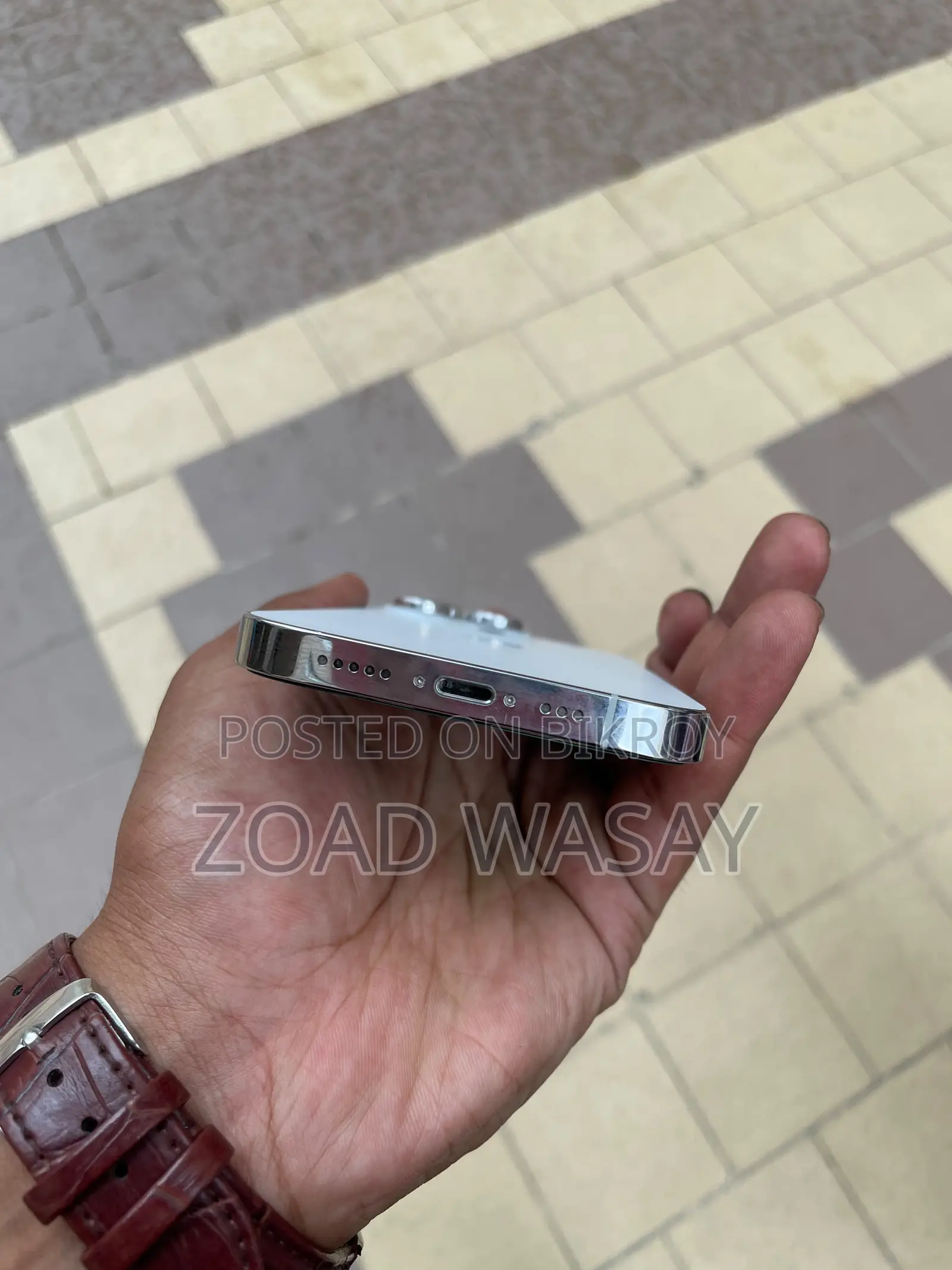 অ্যাপল আইফোন ১৪ প্রো ১২৮ জিবি হোয়াইট