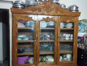 সেগুন কাঠের শোকেস