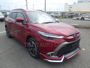 টয়োটা করোল্লা ক্রস ২০২৩ মেরুন