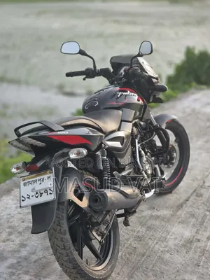 নতুন বাজাজ পালসার ১৫০ ২০২২ ব্ল্যাক