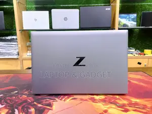 Laptop HP ZBook Firefly 14 G7 8GB Intel Core I7 SSD 256GB