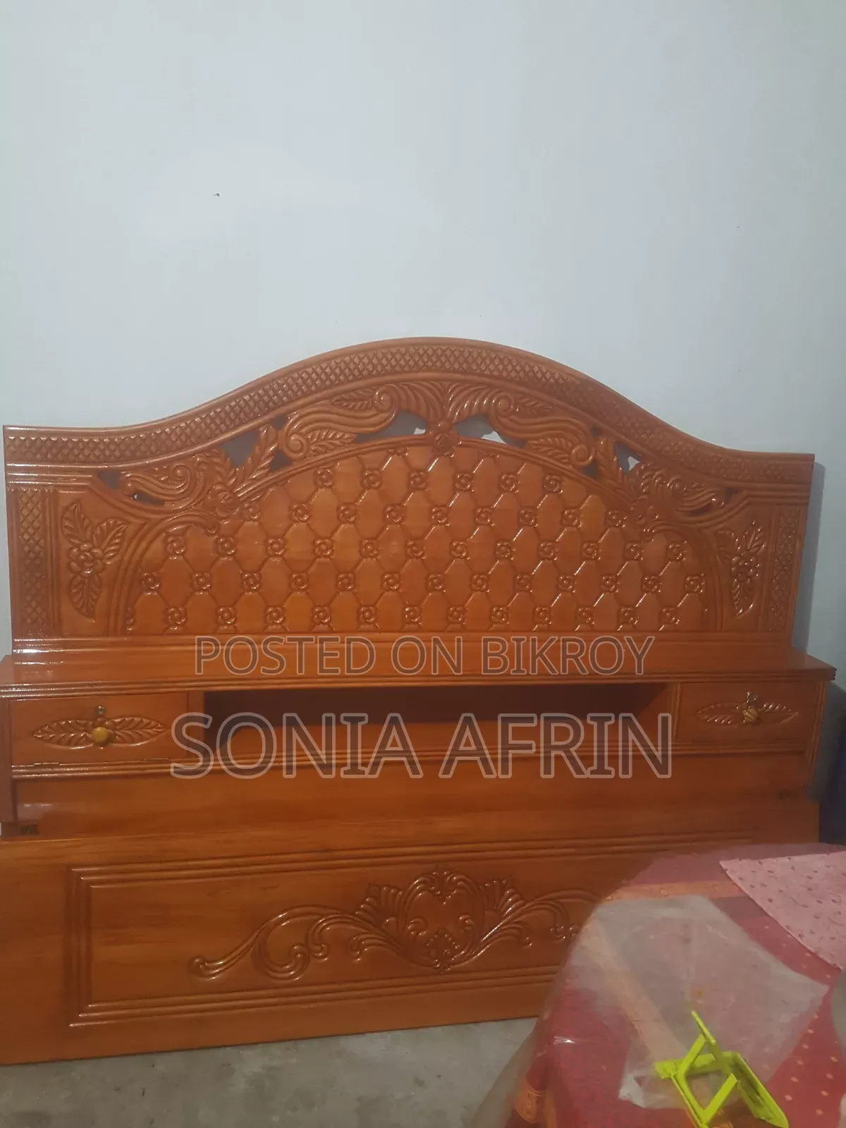 New Mahogany Wooden Bed