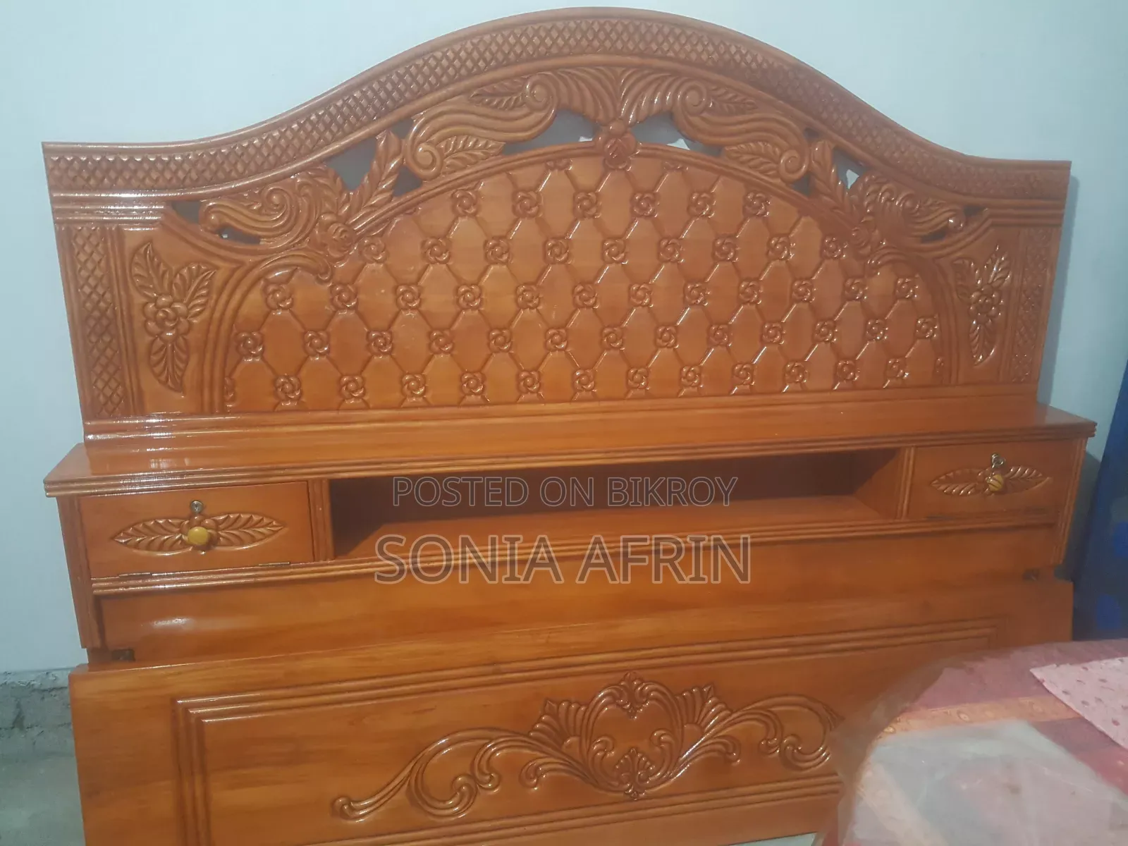 New Mahogany Wooden Bed