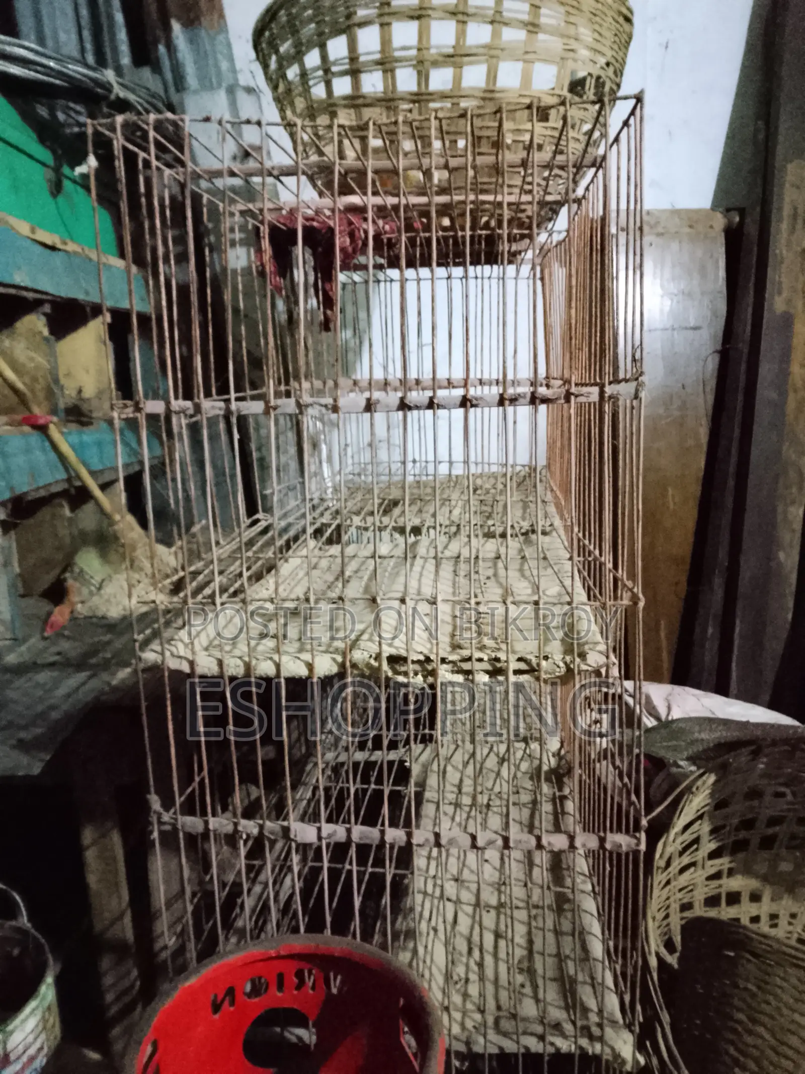 একটা খাঁচা বিক্রি হবে