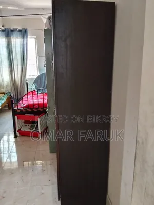 ৪পাটের একটি জাহাজের আলমারি বিক্রয় করা হবে