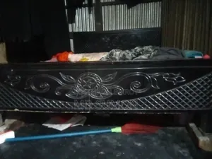 খাট বিক্রি হবে