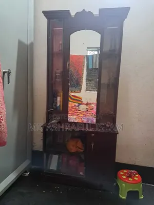 ড্রেসিং টেবিল