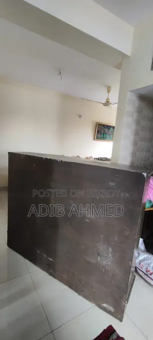 কাঠের শোকেস