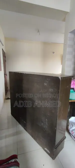 কাঠের শোকেস