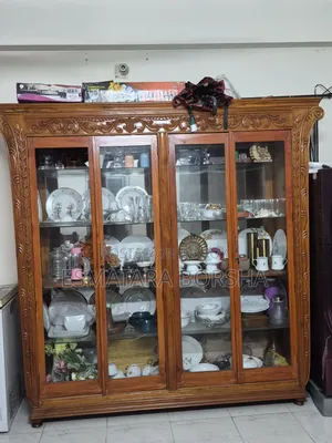কাঠের শোকেস