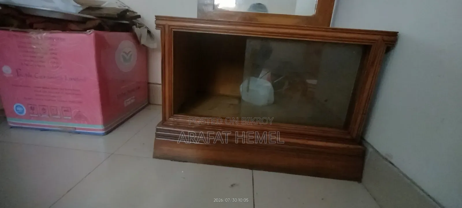 জরুরী ড্রেসিং টেবিল বিক্রি হবে।