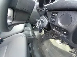 Toyota HiAce ২০২০ সিলভার