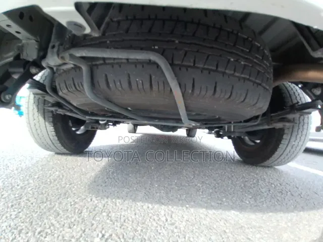 Toyota HiAce ২০২০ সিলভার
