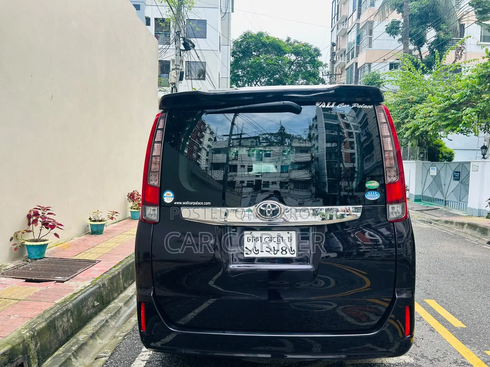 টয়োটা নোয়া ২০১৫ মেরুন