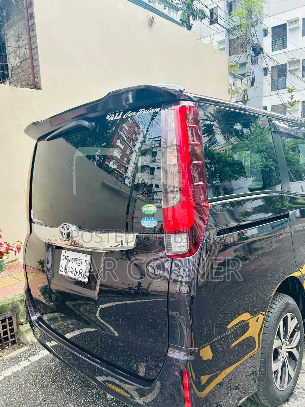 টয়োটা নোয়া ২০১৫ মেরুন