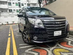 Toyota Noah 2015 Maroon