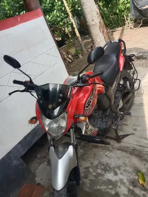 ইয়ামাহা এফজেড ২০১৫ লাল