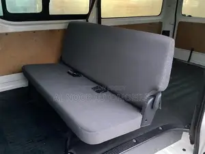 টয়োটা হাইএস ২০২১ সাদা