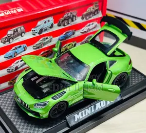 ১:৩২ স্কেল Mercedes-Amg GT R