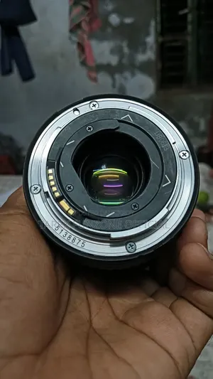 ক্যানন ১৭/৪০মিমি ৪এল ইউএসএম লেন্স