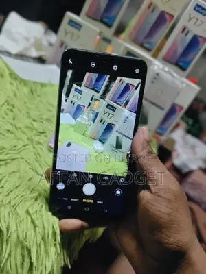 Vivo Y17 256 GB