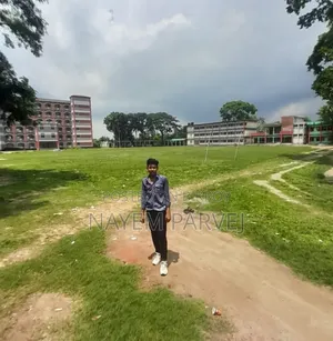 পার্টটাইম কিছু একটা করতে চাই।