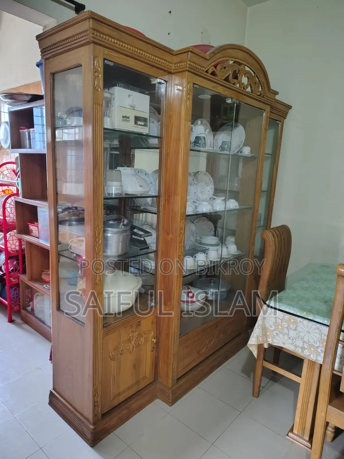 ওয়াল শোকেজ