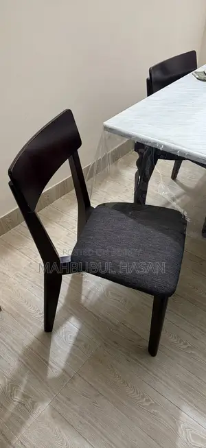 ৪টি চেয়ারসহ ডাইনিং টেবিল